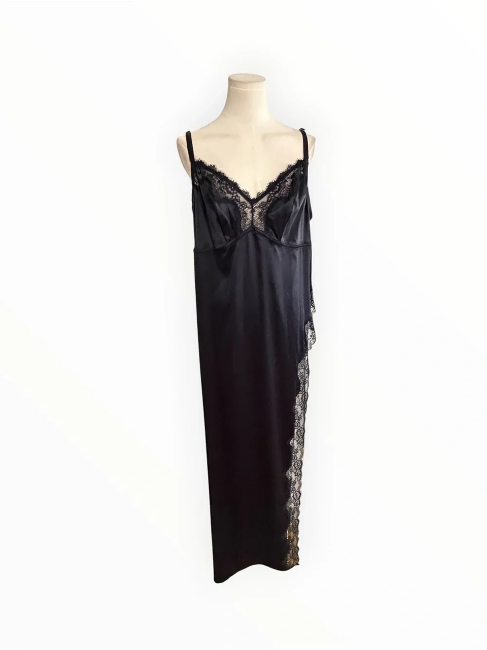 Savage X Fenty delicate lace modeled